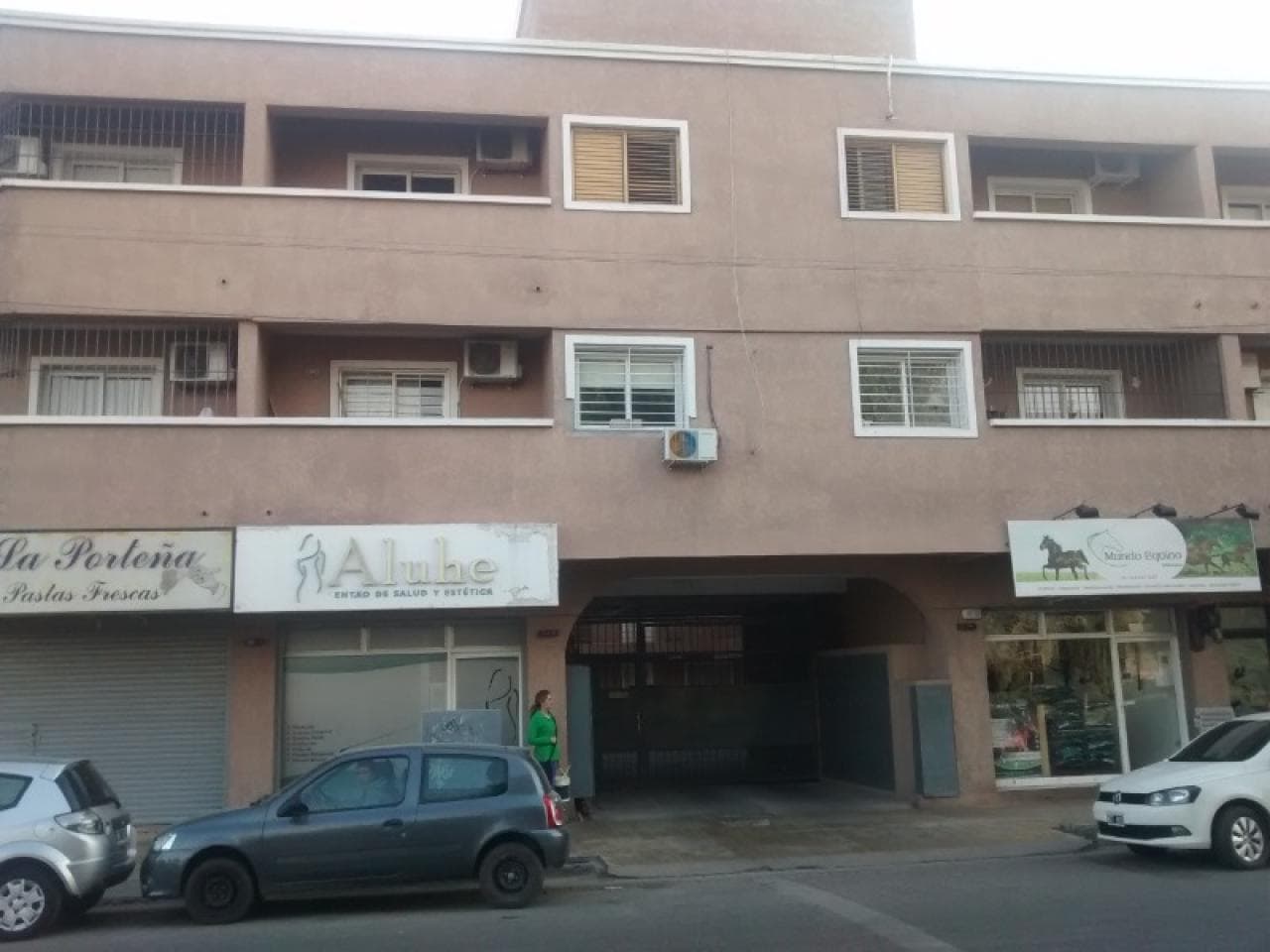 Departamento 1 Dormitorio - Excelente Ubicación ( Lateral De Circunvalación Y 9 De Julio ) -cochera Cubierta-