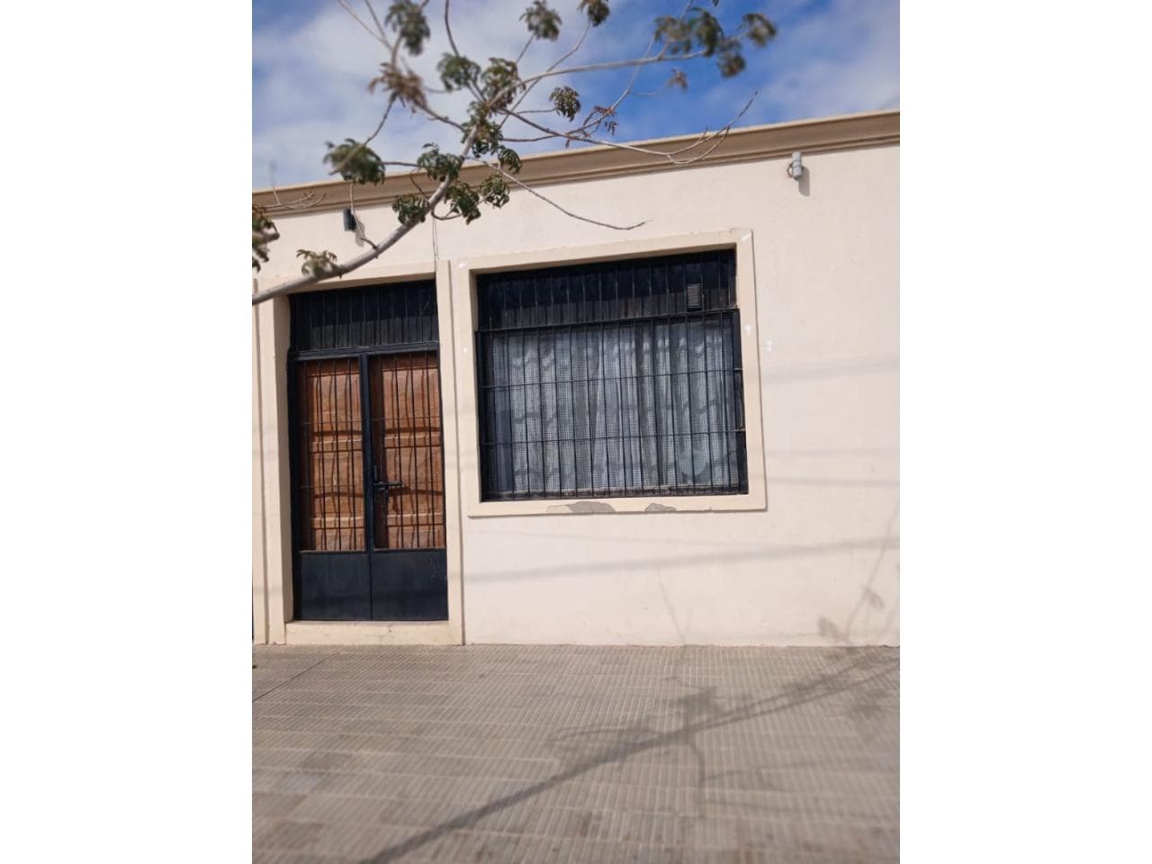 Alquilo Salón Comercial A 3 Cuadras De Dr. Ortega Y Superiora. Rawson
