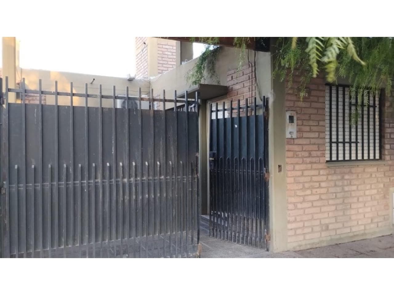 Casa (tipo Dpto) 2 Dormitorios Zona Cabot Y España