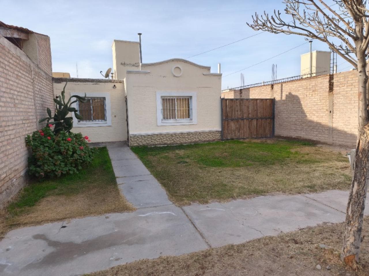 Casa - Cerca De Estado De Isrrael Y Av. Mendoza
