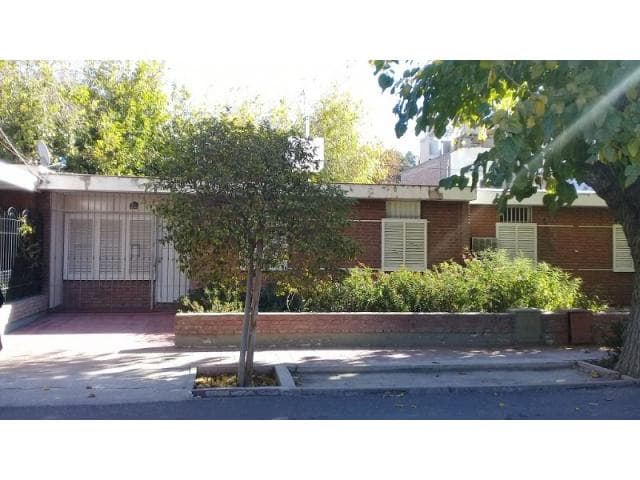 Casa 70m2, 3 Dormitorios, Patio, Bº Canadá