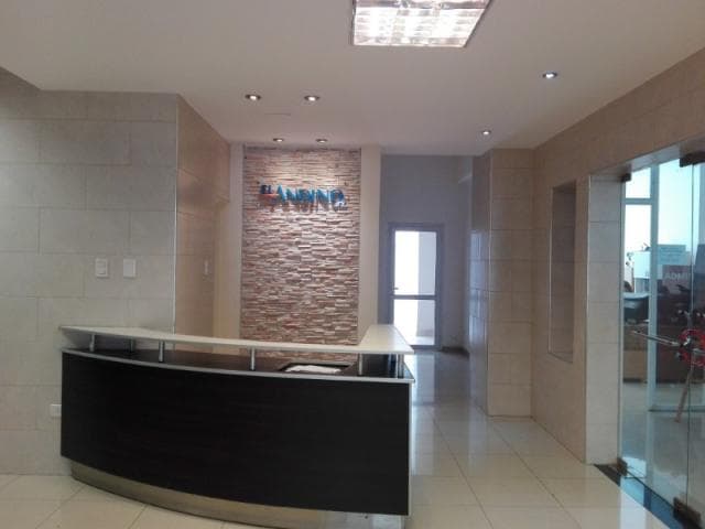Salon/oficina, En El Edificio "andino" Planta Baja, Capital