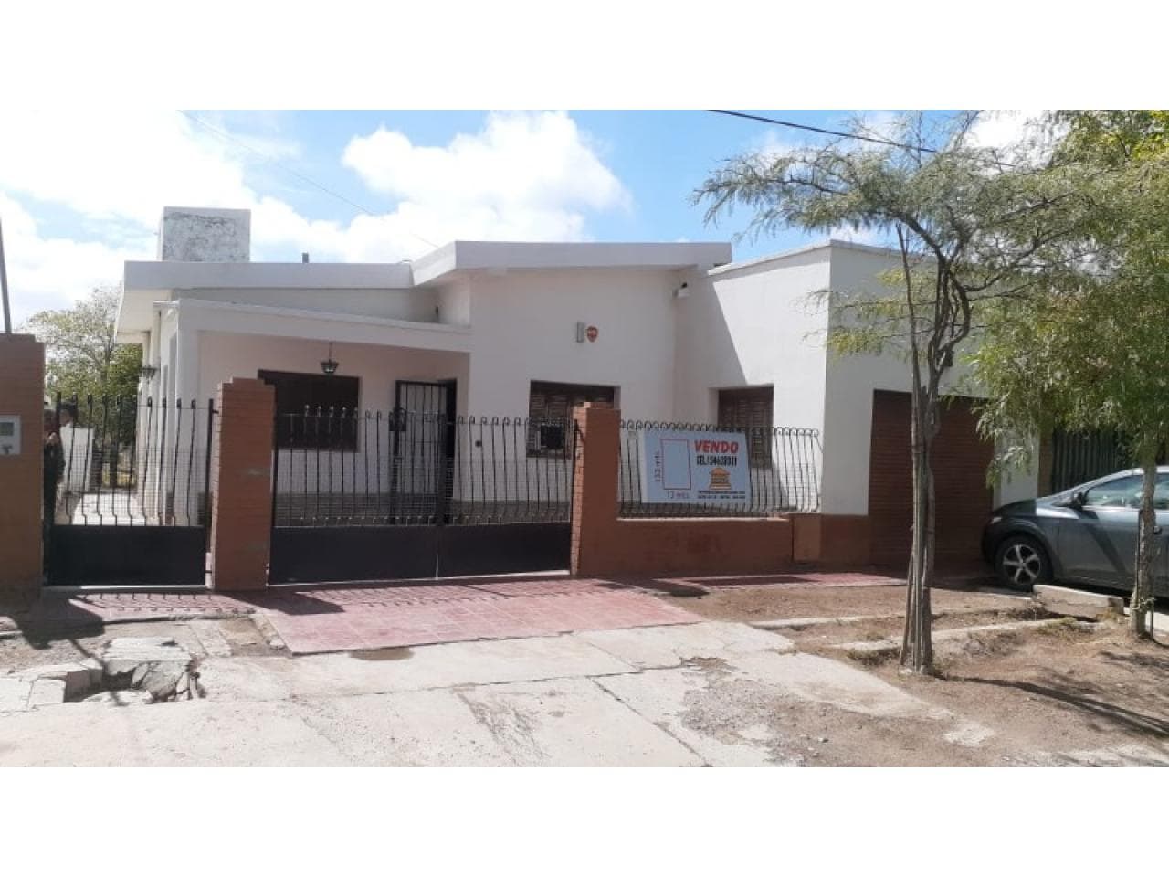 Vendo Casa Rivadavia, De Material 4 Dormitorios Un Baño, Cocina, Living,cochera, Fondo