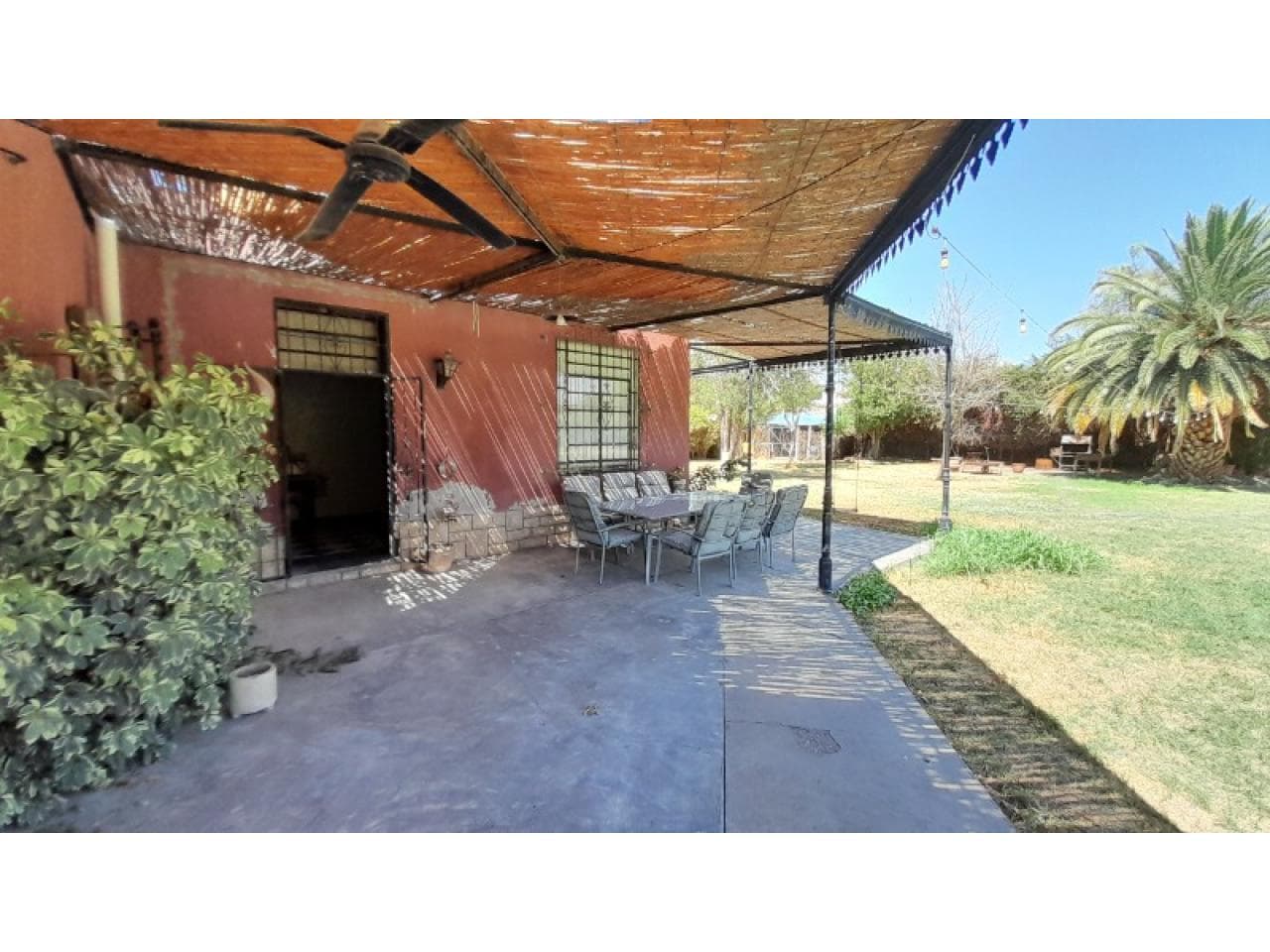 Casa Zona Desamparados, 5 Dormit, 4 Baños, 2 Living-comedor, Cocina, Lavadero, Galería, Pileta Y 4.000m2 Terreno