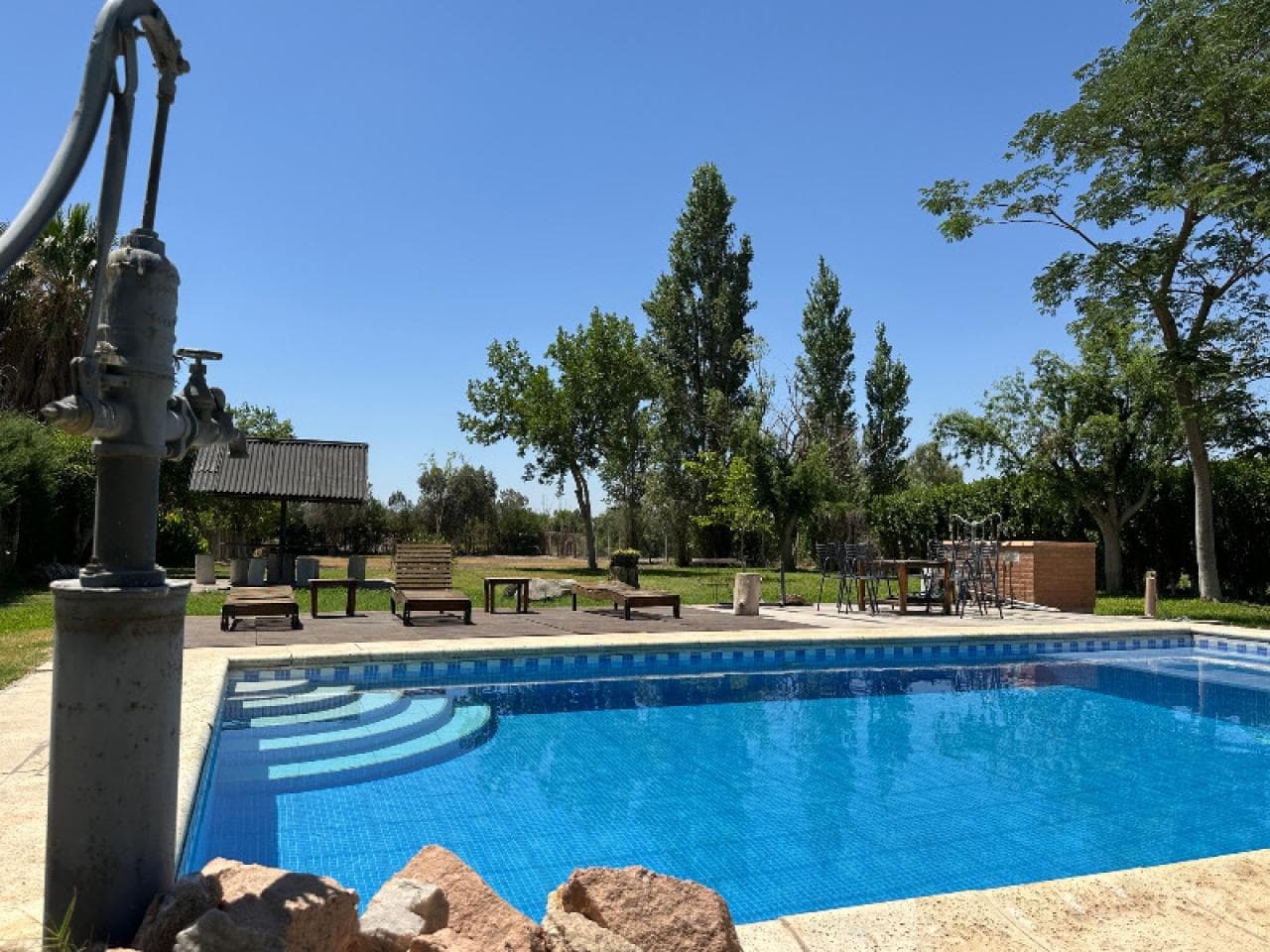 Esplendida Casa En Pocito Zona Calle 9 Lote De 3345 M2, Hermoso Jardin Con Piscina, Nueva Tasación
