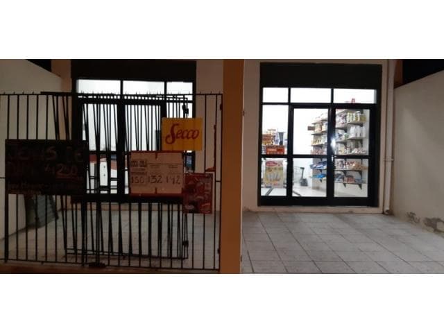 2 Salones Comercial + Oficina + Mono Ambiente. Capital