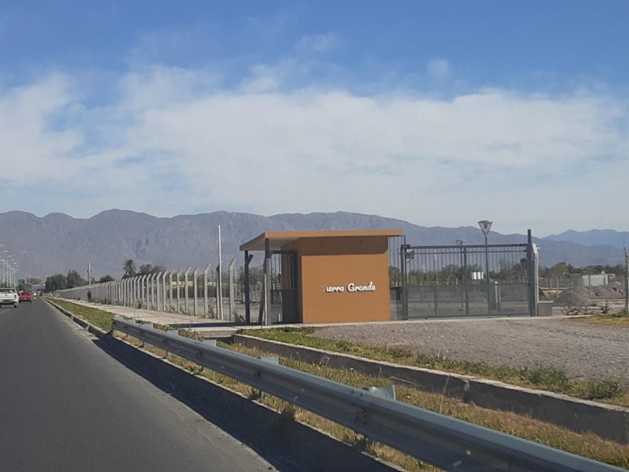 Oportunidad - Ultimos Lotes De 1.600 M2 En Bº. Privado "sierra Grande" - Calle 11 Y Mendoza - Pocito.-