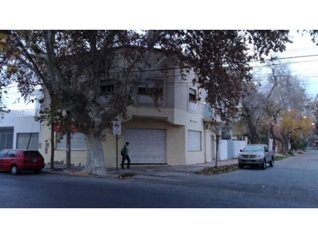 Salón Y Casa A La Venta - Busso Propiedades
