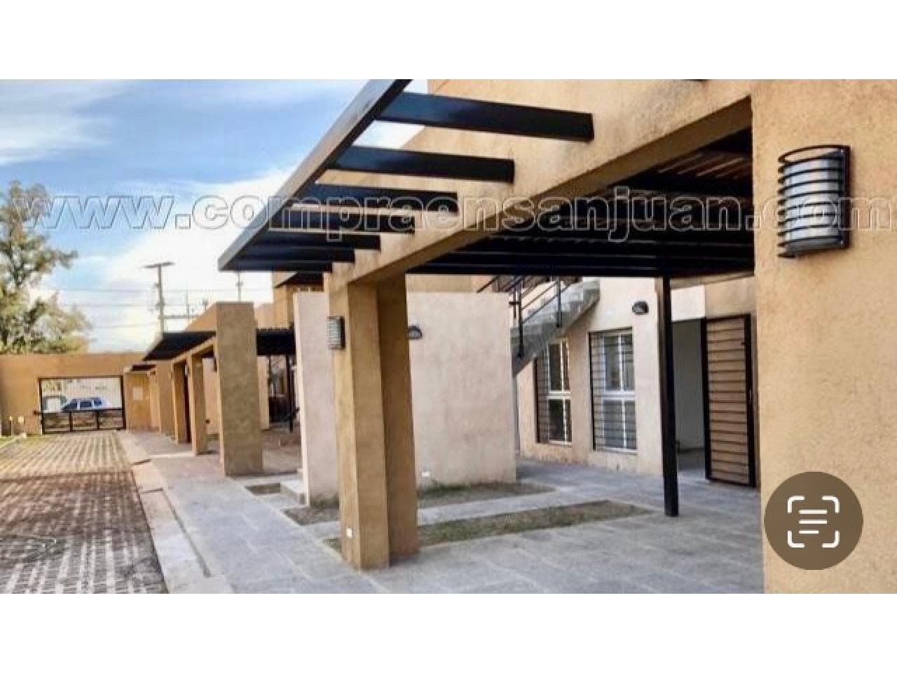 Departamento Amplio, Planta  Baja, 2 Dormitorios, Patio Interno