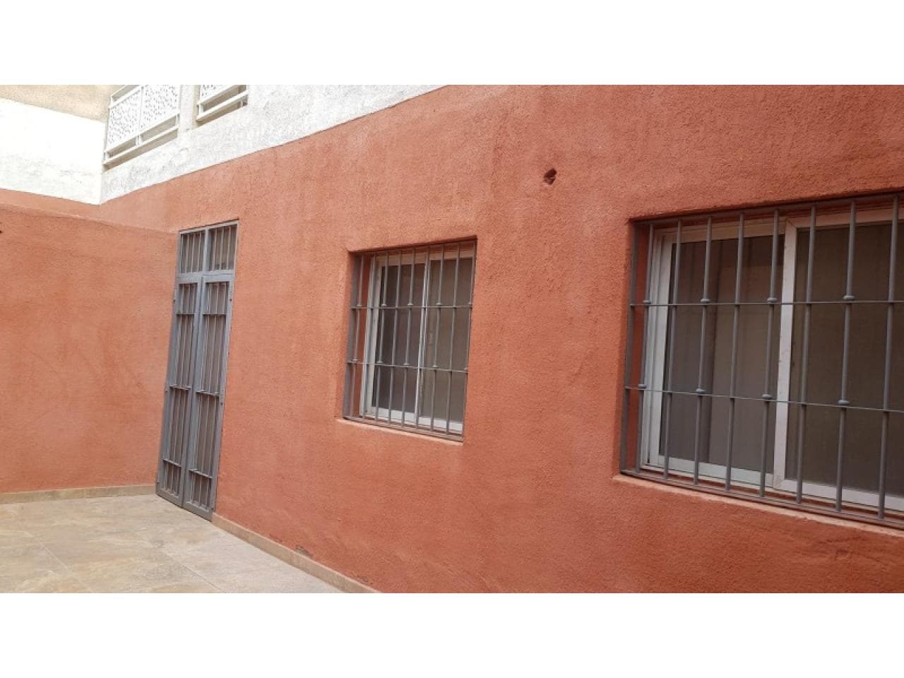 Vendo Departamento Planta Baja A Estrenar En Pleno Centro, 3 Habitaciones, Baño, Cochera Y Patio De Luz