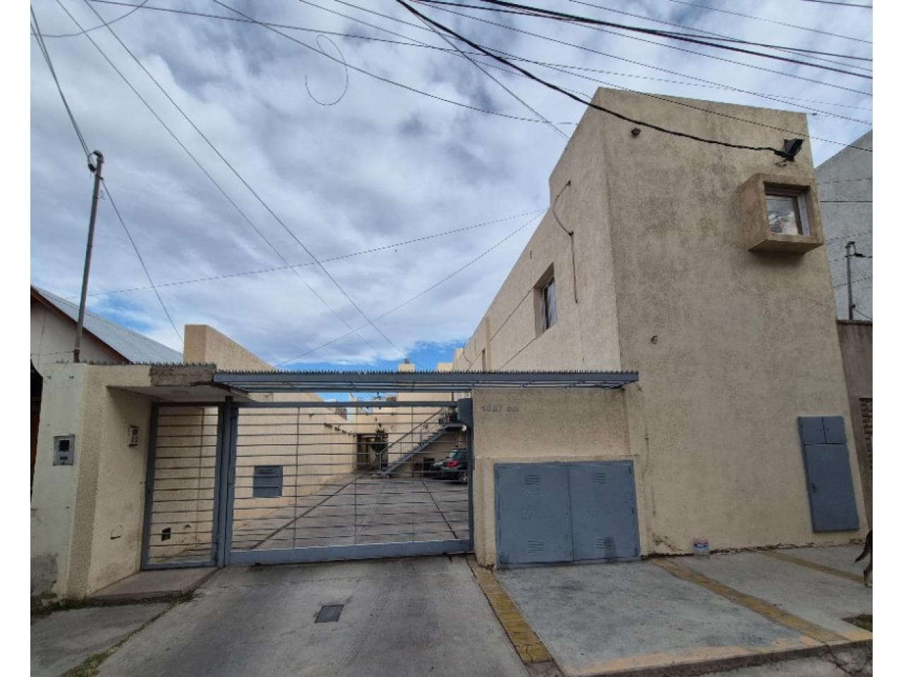 Alquiler. Trinidad -dpto 2 Dormit -cocina-comedor Separados X Desayunador -baño -balcón-terraza -cochera -en 1° Piso.-