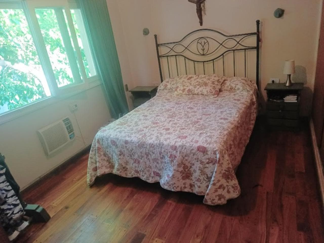 Vendo Casa Céntrica. Excelente Ubicación, Próxima A Plaza Laprida, Sanatorio, Centro Cívico