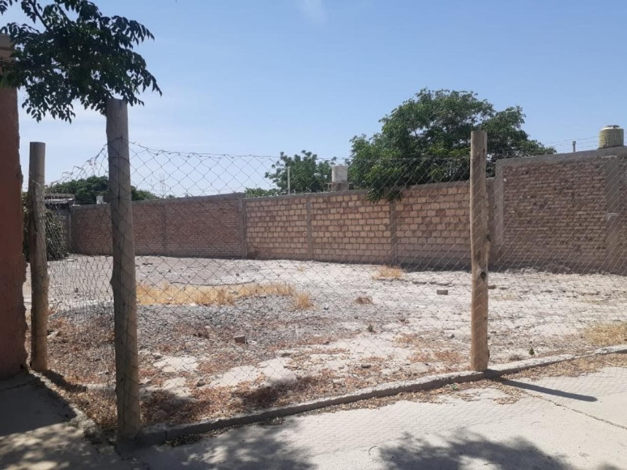 Oportunidad - Venta Lote De 300 M2 En Calle J. Jufre Entre Catamarca Y Sarmiento - A Mano De Todo - Capital. -