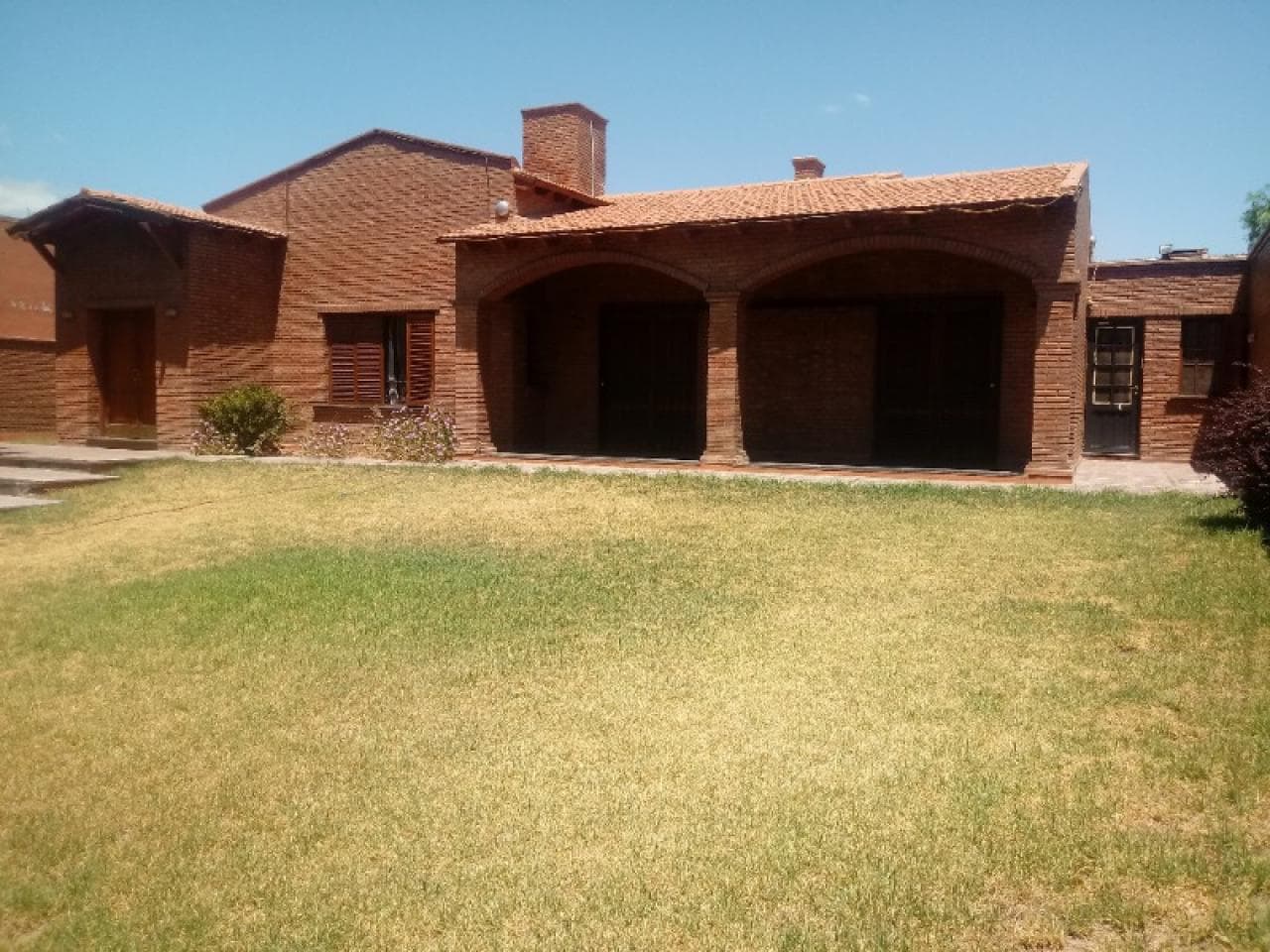 Casa Chalet En Capital 550 M2 Cubiertos