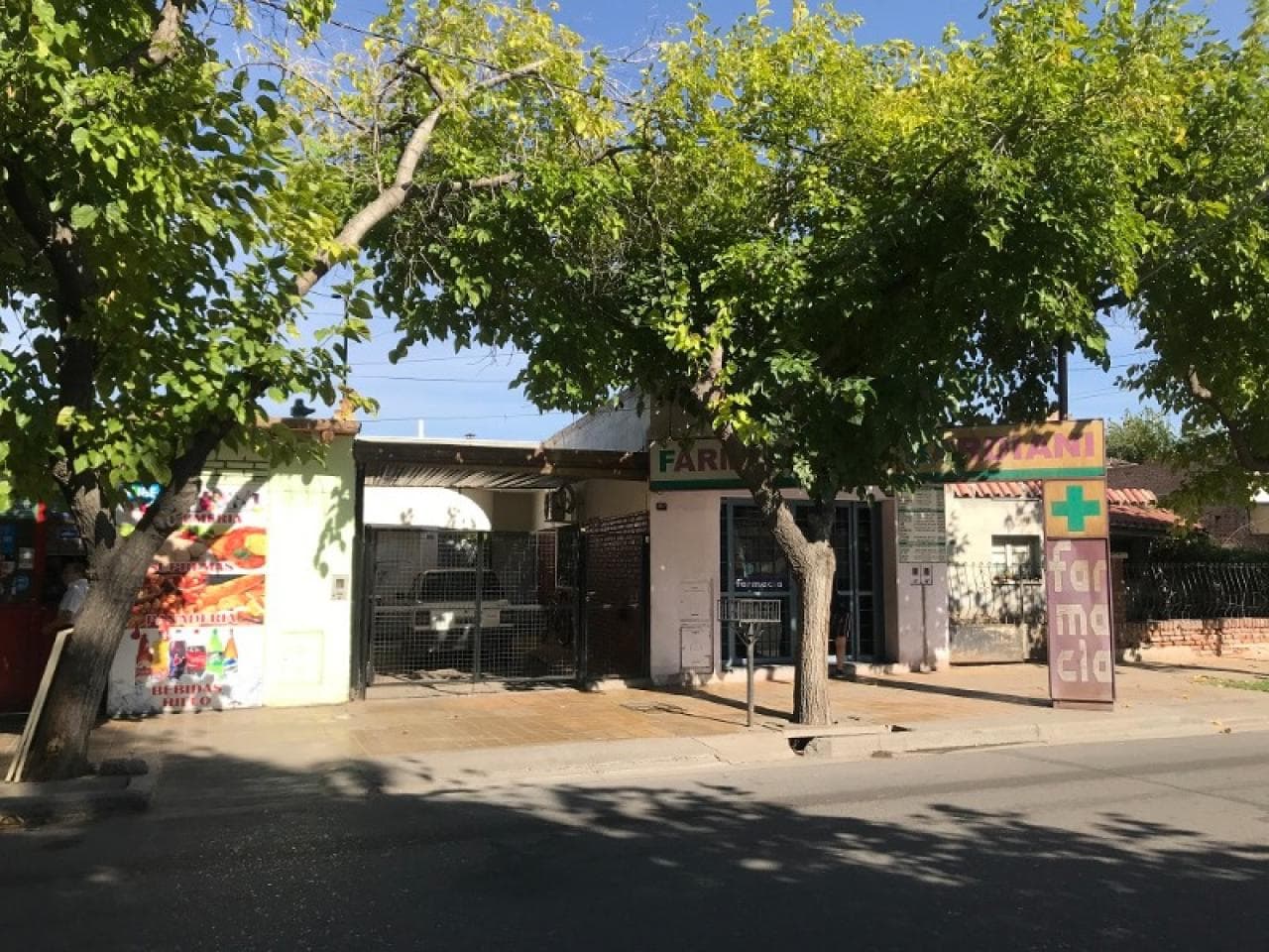 Casa Con Local Sobre General Acha Sur Casi Circunvalación