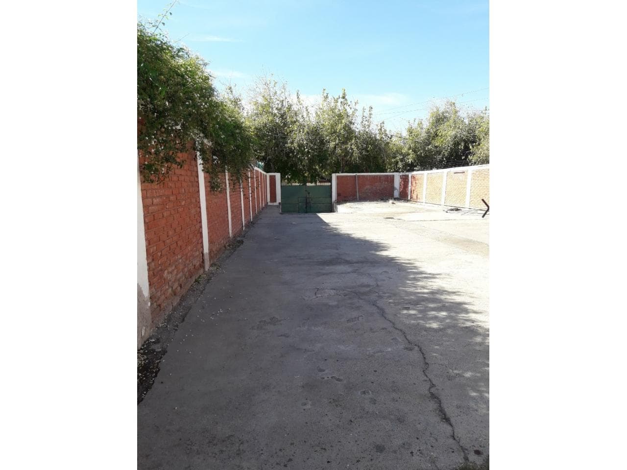 Terreno Céntrico De 714 M2 Con Salón Y Oficinas