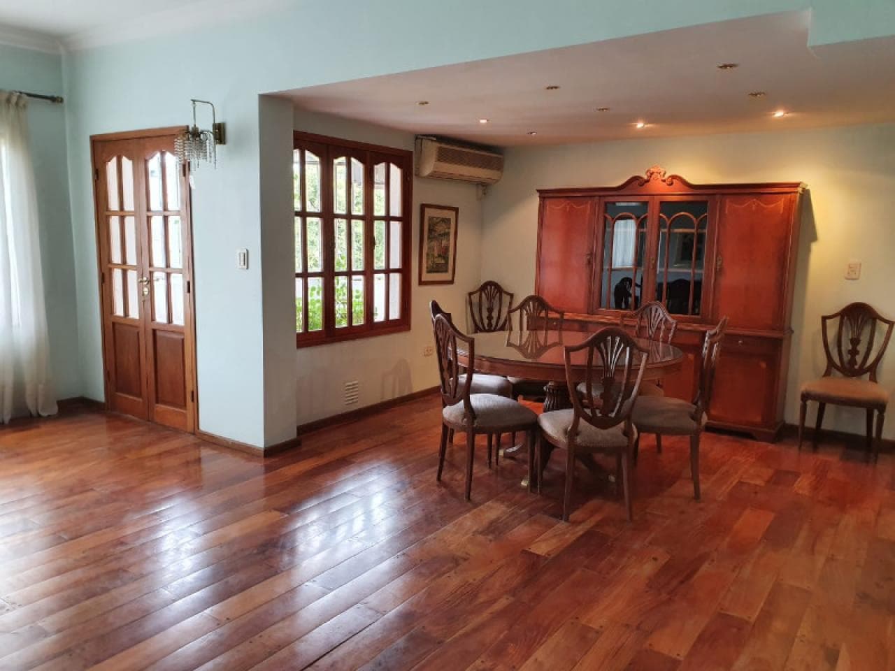 Departamento En Centro Excelente Estado Piso 3° A La Calle 3 Dormitorios, 2 Baños, Cochera, Balcon Al Sur
