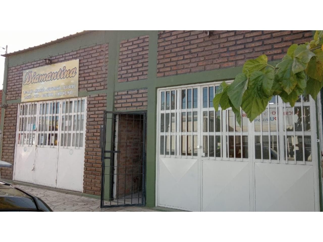 ¡ Escucho Ofertas En Efectivo Venta Casa Con 2 Locales Comerciales Sobre Calle Av. Benavidez