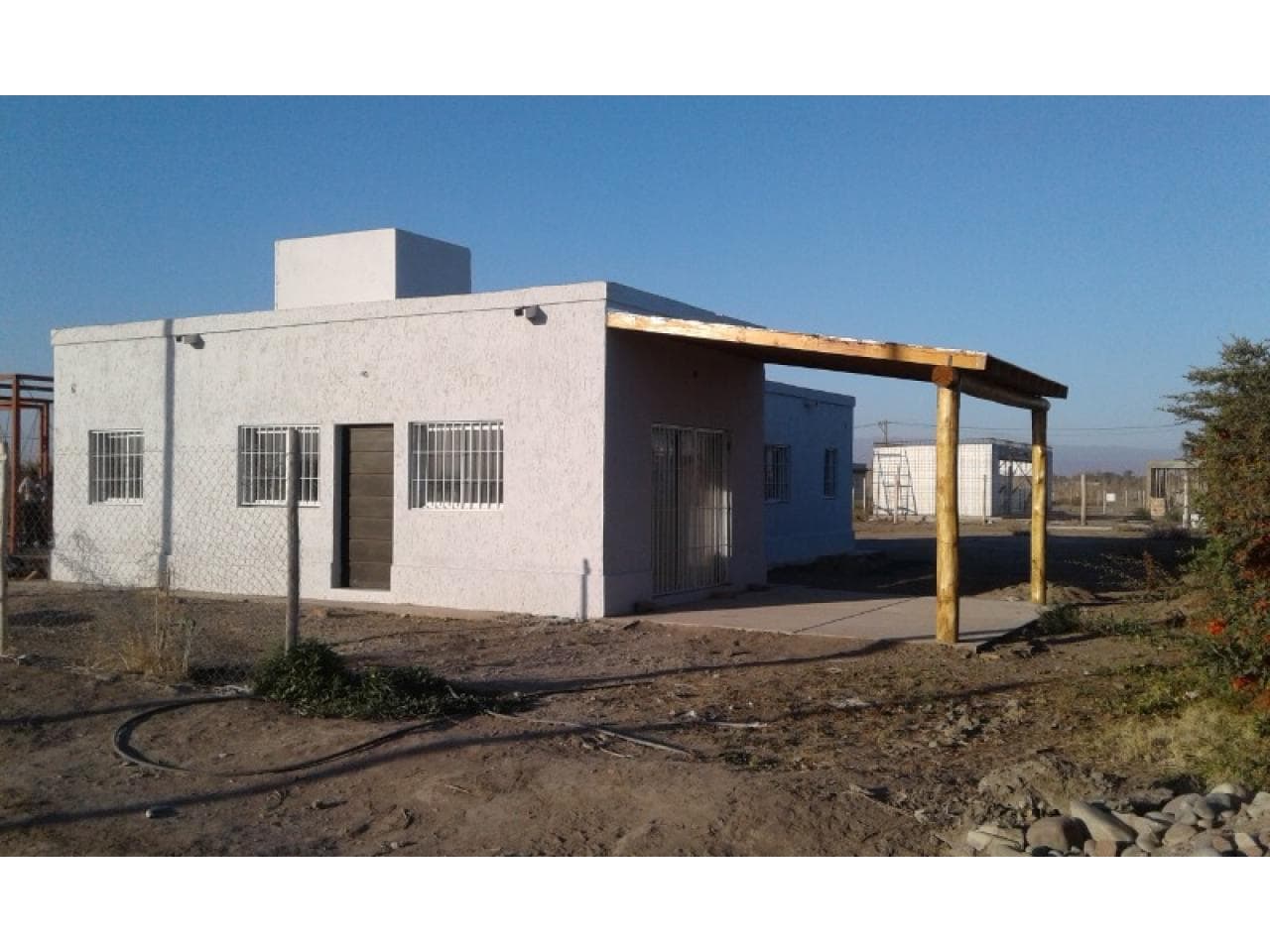Orozco Propiedades Vende Casa A  Estrenar De 3 Dorm. En B° Privado  Arístides - Sobre Calle México, Límite Con Sta Lucia