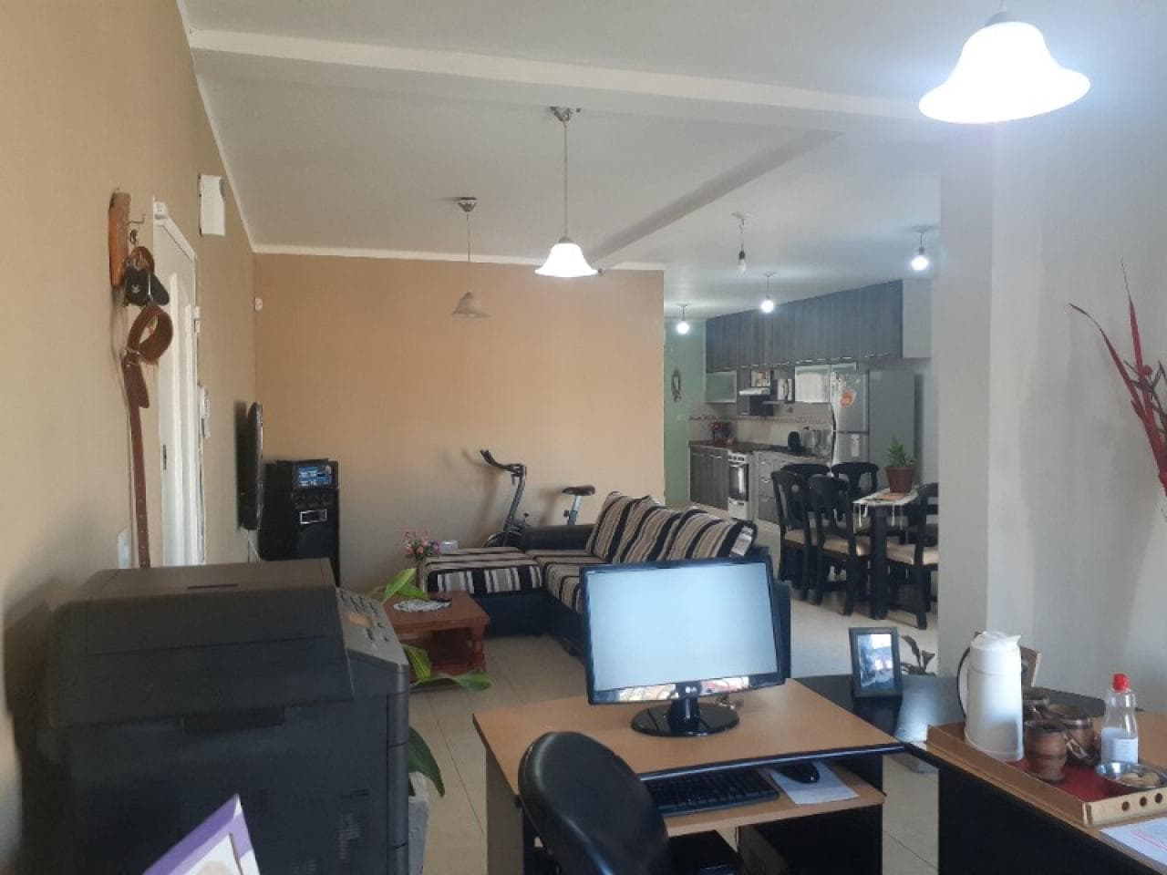 Casa Esquina De Categoria 3 Dormit. - Barrio Semiprivado Jardines Del Sol .-