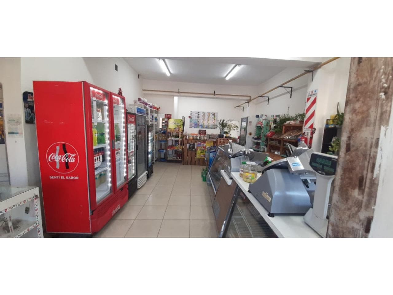 Salón Con Fondo De Comercio Funcionando (panadería Y Almacén Con Comida Para Llevar)