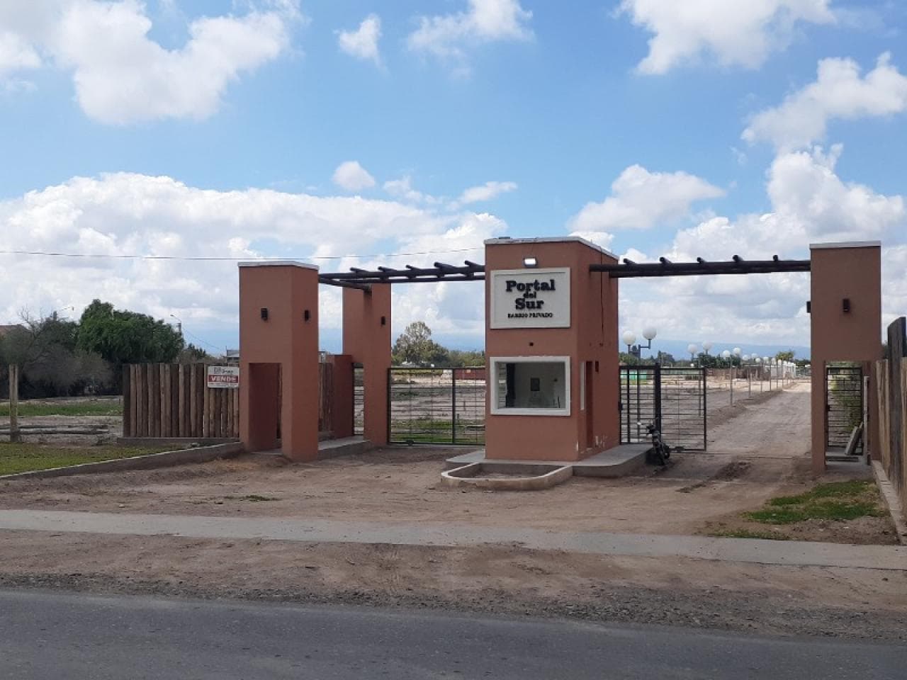 Oportunidad - Ultimos Lotes De 800 M2 En B. Privado "portal Del Sur" - Gral. Acha Pasando Calle 5 , Pocito.-