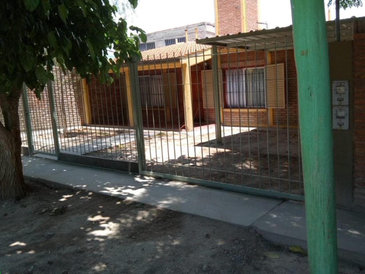 Venta Casa, 3 Dormitorios, Zona Preferencial En Rivadavia Barrio Orlando Marino
