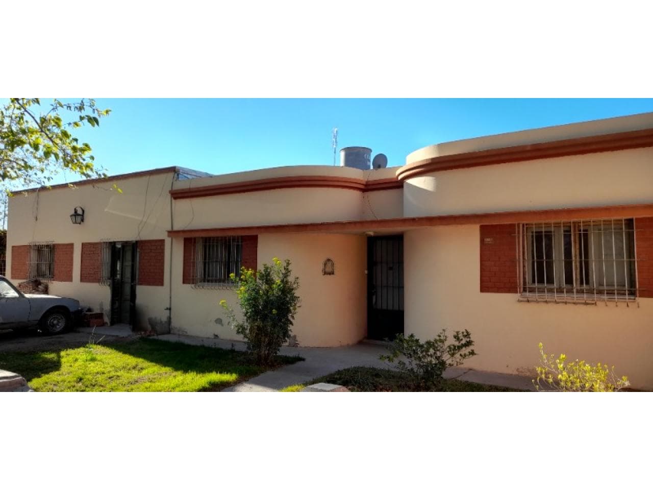 Venta Casa 200mts2, Sobre Lote De 1000mts2. ( Sobre Sargento Cabral 1887 Oeste ) Rivadavia