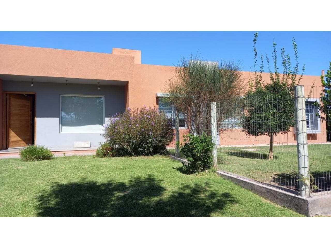 Amplia Casa, 3 Dormitorios, Barrio Los Patos, Pocito