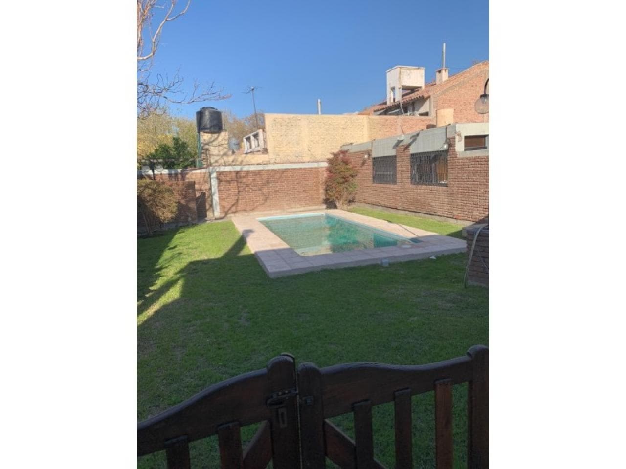 Casa Céntrica, Calle Caseros Entre Gral Paz Y Córdoba, 820m2. Categoría. Capital