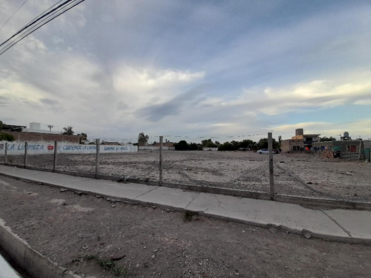 Importante Terreno De 8000 M2 Sobre Calle Dr. Ortega Y  Las Vicentinas Salida A Ambas Calles