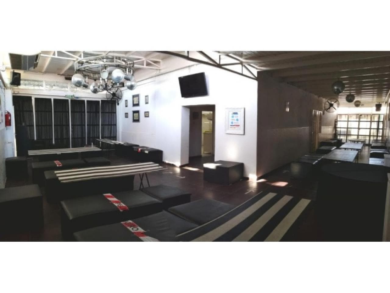 Salón De Eventos - Rawson - Impecable - Se Alquila El Local