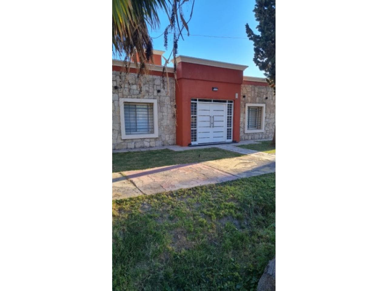 Hermosa Casa Quinta Sobre Calle Nacional, 1000 M2 De Terreno, 260 M2 Cubiertos, Pileta De 20 Mts, Escritura. Albardon