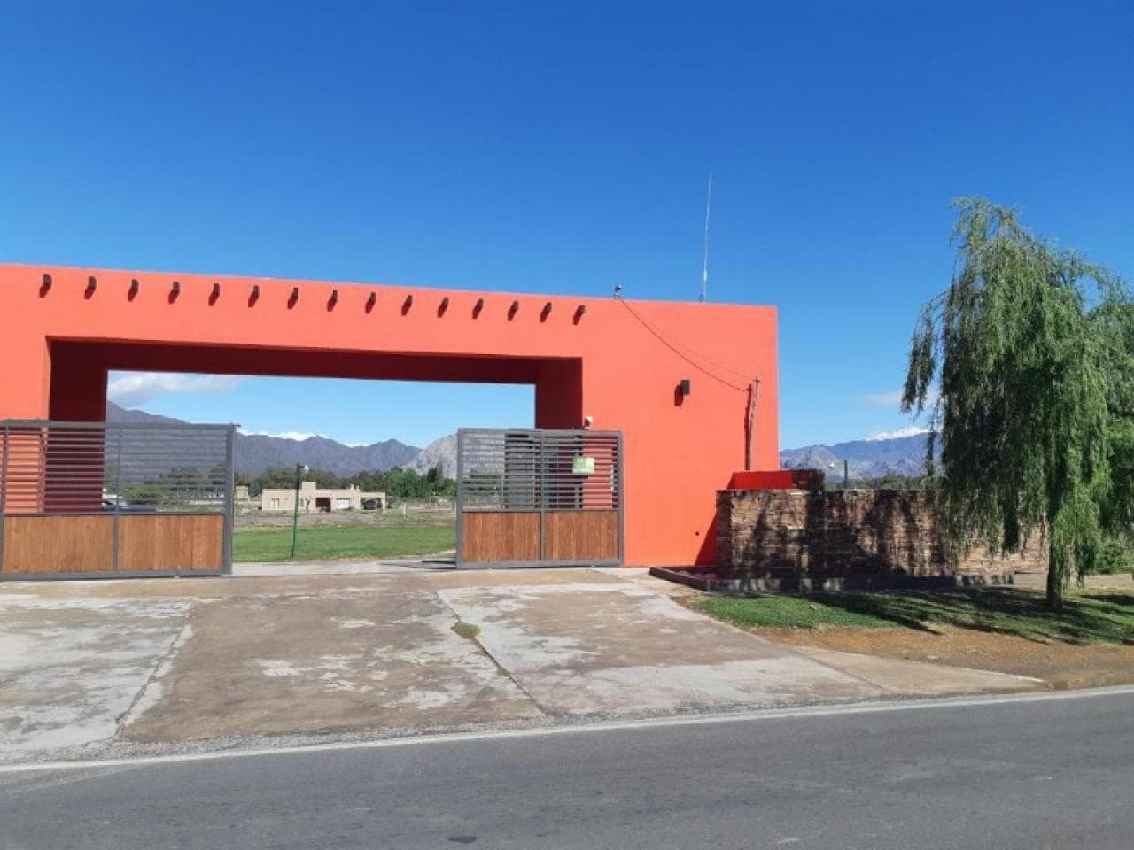 Nuevo Ingreso - Fantastico Lote De 1.260 M2 En Loteo Privado "los Sauces" - Calle Las Moras , Zonda.-