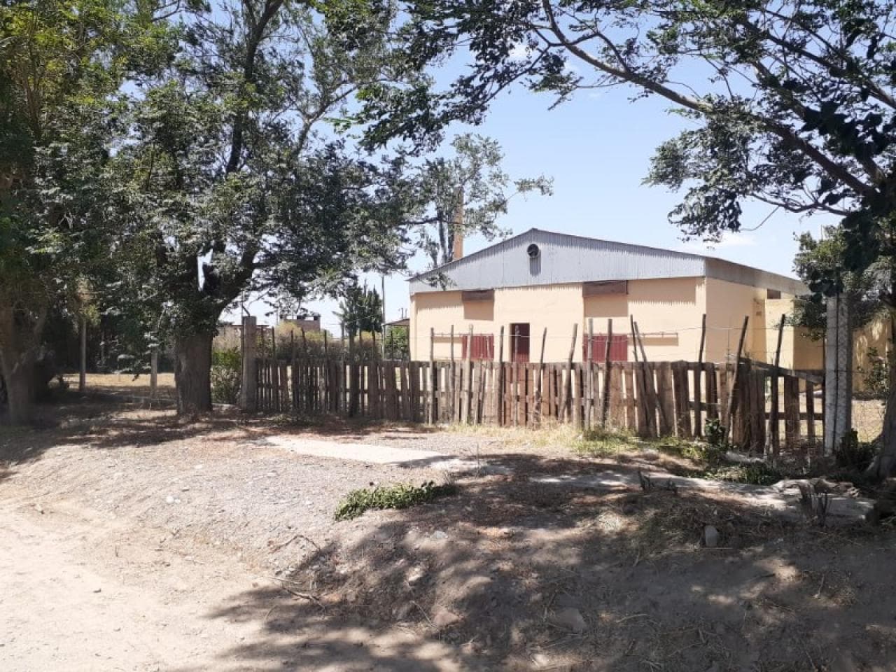 Granja Modelo Con Planta De Faena De Pollos - Con Fabrica De Alimentos Propia - Rawson.-