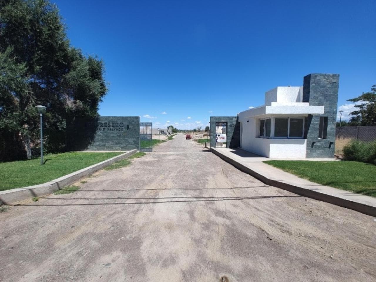Oportunidad - Ultimos Lotes De 800 M2 En Loteo Privado El "resero" - A Mts. De Quinta La Berta , Sta Lucia.-