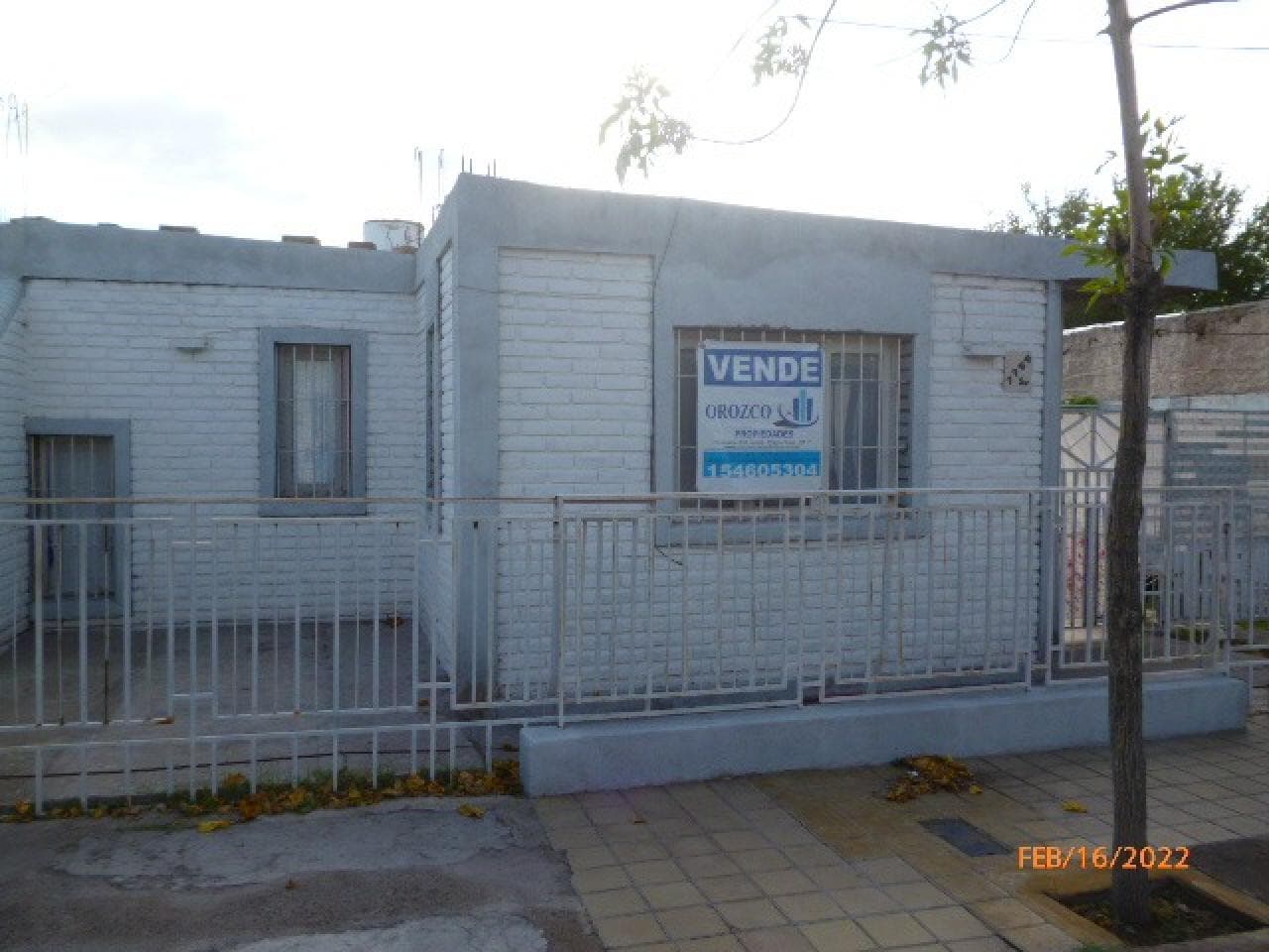 Orozco Propiedades Vende Casa  De 2 Dormitorios, En Trinidad- Sobre Av Rioja. Antes De Larrain Capital