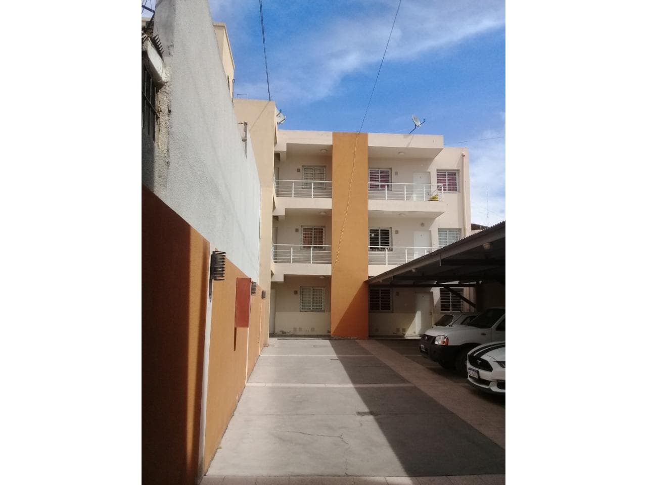 Departamento Centrico 1 Dormitorio Con Cochera,  9 De Julio Y Catamarca. Capital