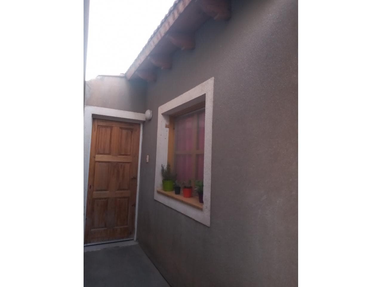 Venta. Casa Con Salón En Pocito