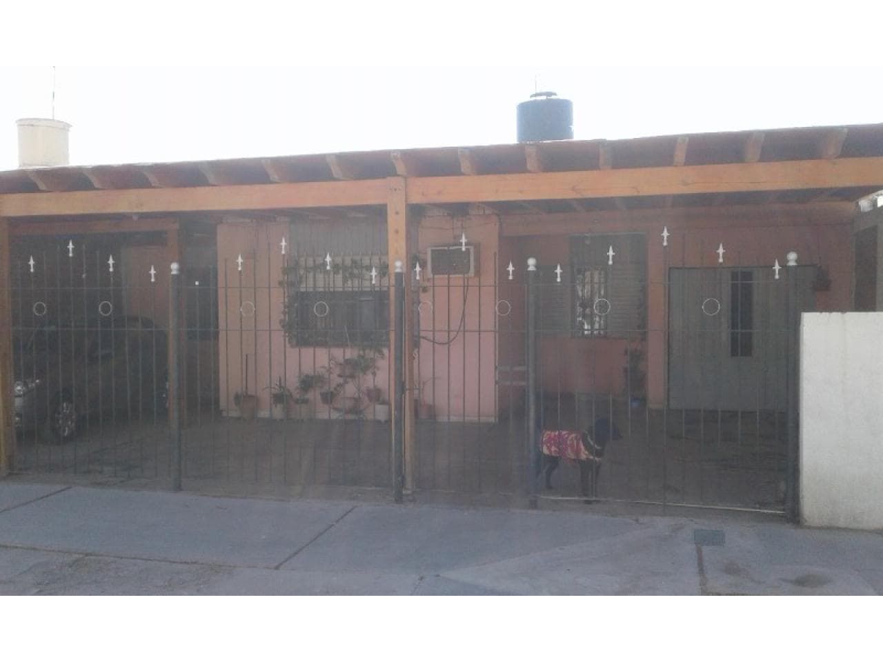 Orozco Propiedades Vende Casa  De 3 Dorm. Con Cochera En Chimbas