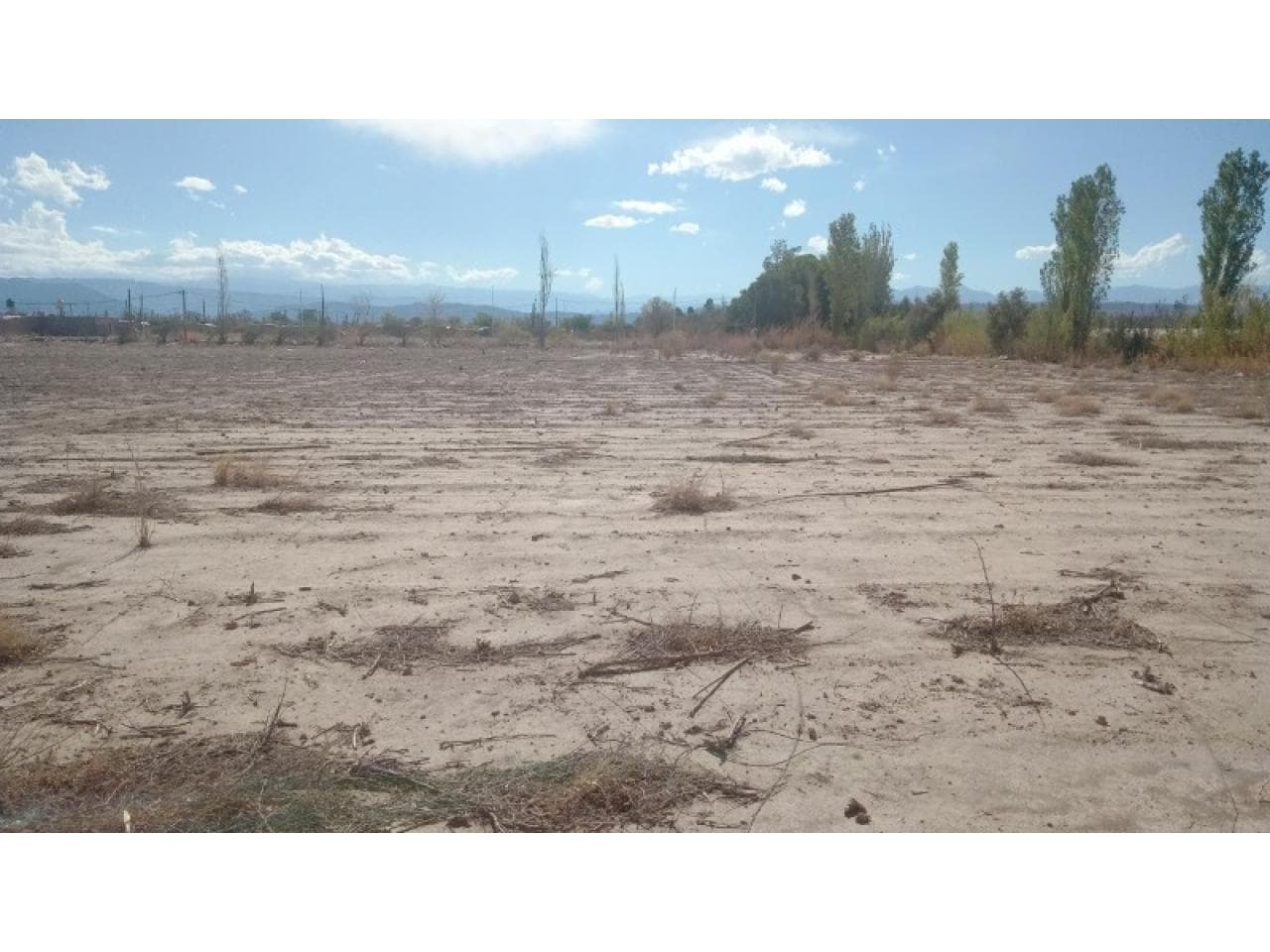 Orozco Propiedades  Vende Terreno De 4.466 M2  Sobre Calle Jehan , A Mts. De Calle Mendoza- Chimbas