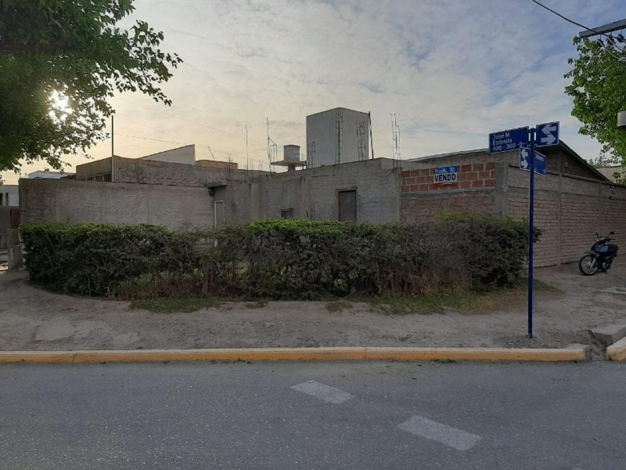 Venta. Casa, 3 Dormitorios. Bº Cras - Trinidad