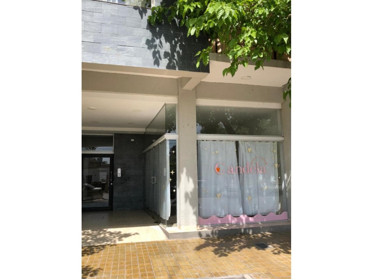 Salon Comercial 42 M2 Nuevo Sobre Calle Gral Paz Casi Juan B Justo. Capital