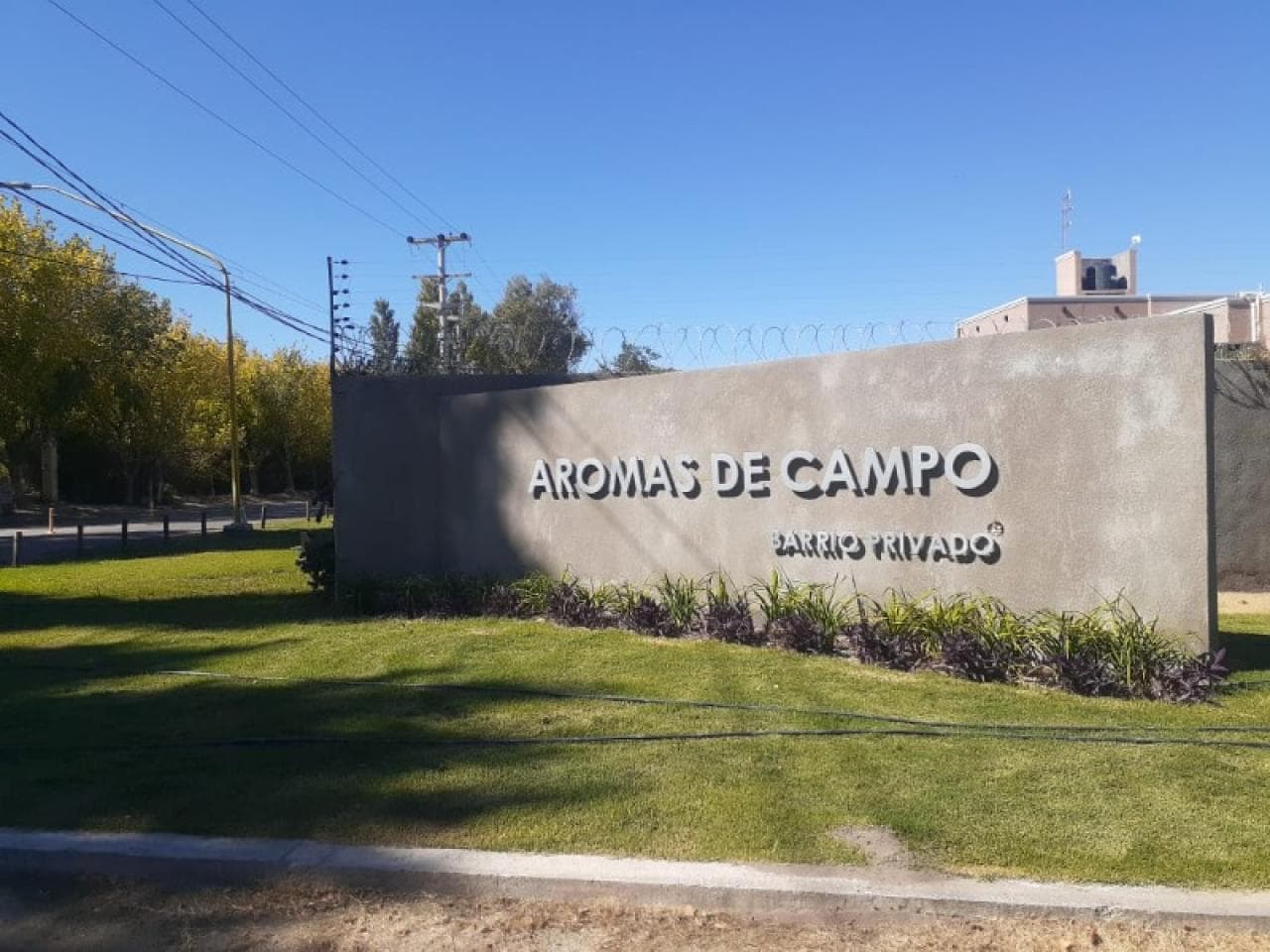Oportunidad - Liquidamos Lote De 600 M2 En Loteo Privado "aromas Del Campo" - Santa Lucia.-