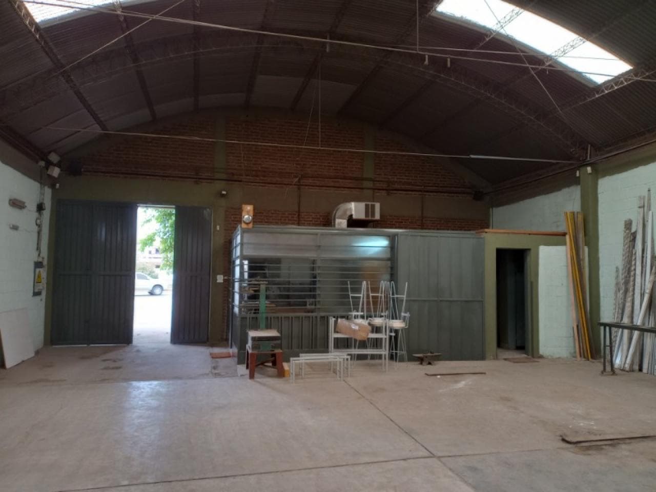 Alquilo Galpon De 700 M2. Capital