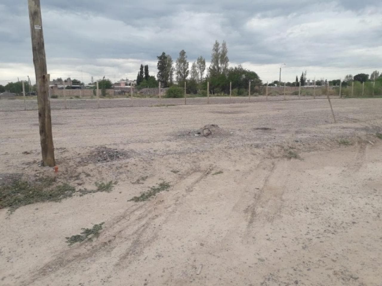 Terreno 385 M2 Calle Hipólito Yrigoyen Pasando R.libano Al Sur En Calle Quintana