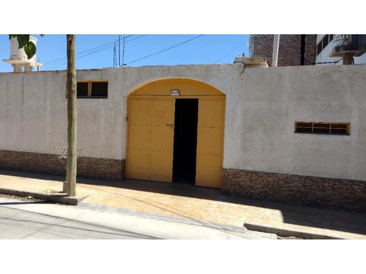 Alquiler. Casa Estilo Departamento Grande. 3 Dormitorios. Capital