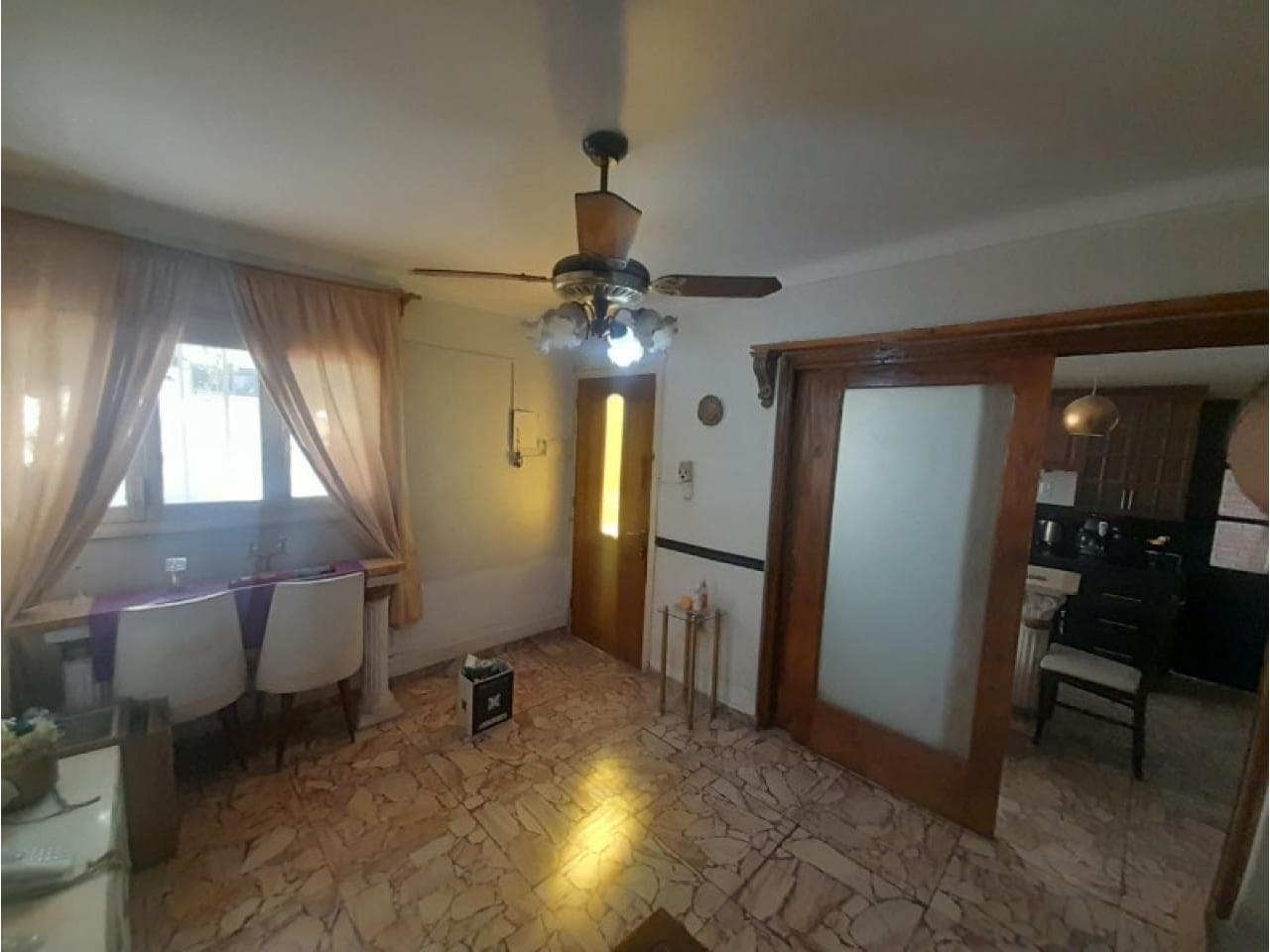 Casa Remodelada De 3 Dormit. Y 2 Baños - Cerca Del Vea De Calle Jujuy - Capital.-