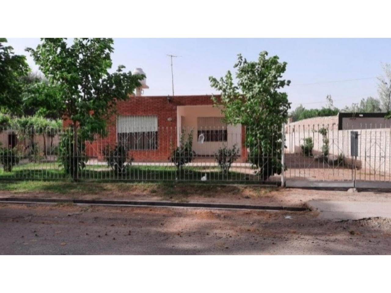 Venta. Casa En Albardón Con Gran Terreno