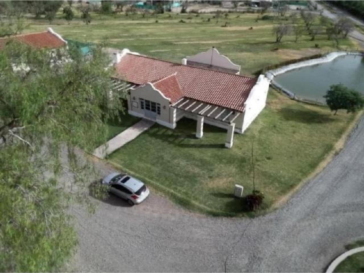 Vendo O Permuto Por Vehículo Terreno Barrio Privado San Juan De Los Olivos, 820m2.
